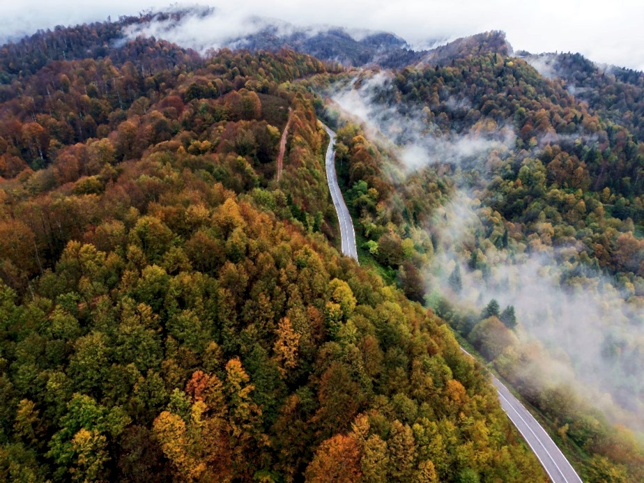 Film platosunu aratmayan manzara: Sisler altındaki Çam Dağı hayran bıraktı
