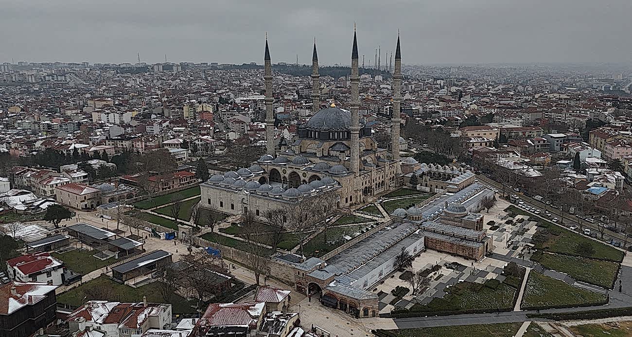 Selimiye Camii’nde tartışma konusu olan kubbe yazıları uzun bir aradan sonra ilk kez görüntülendi