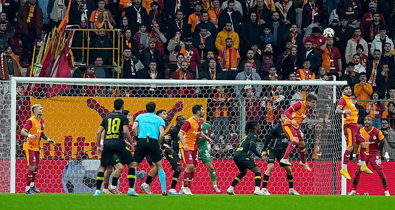 Kupada Aslan şov! Galatasaray, İstanbulspor'u rahat geçti