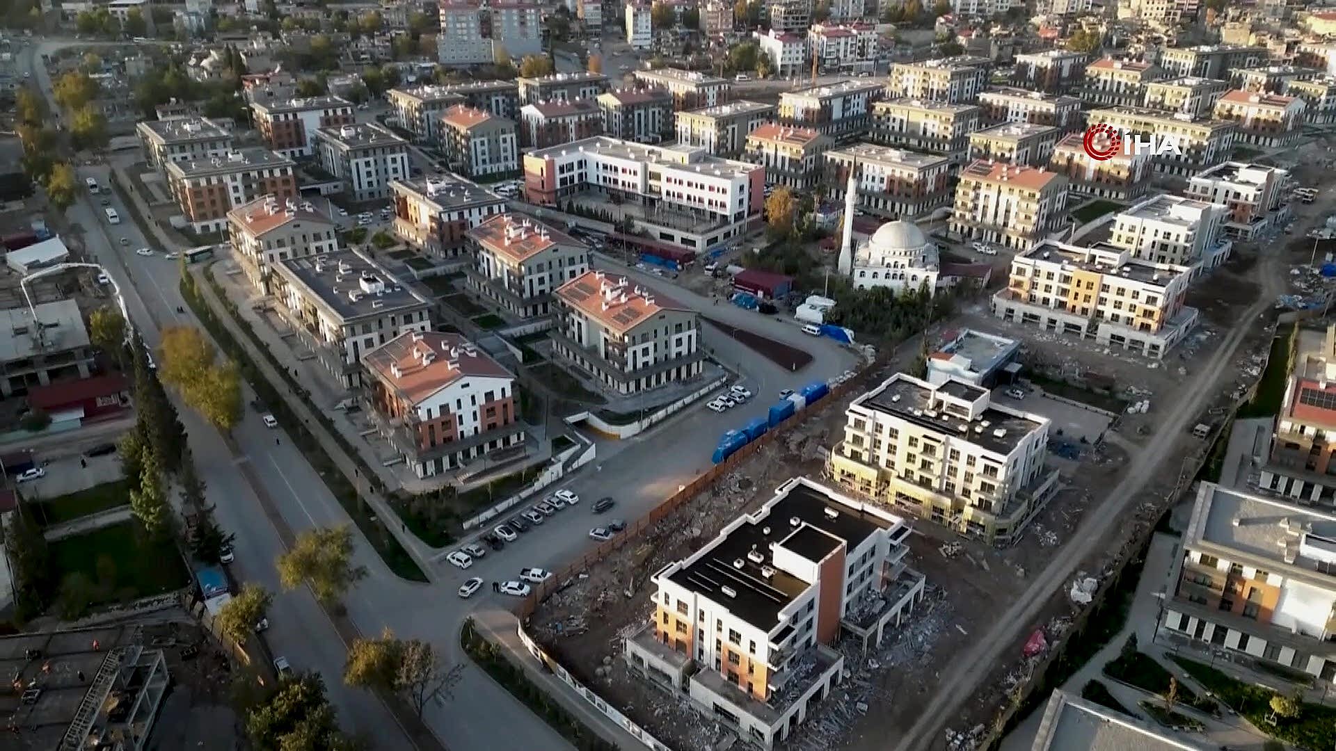 Kahramanmaraş’ta depremin ardından ve 3 yıl sonra çekilen görüntüler dönüşümü gözler önüne serdi