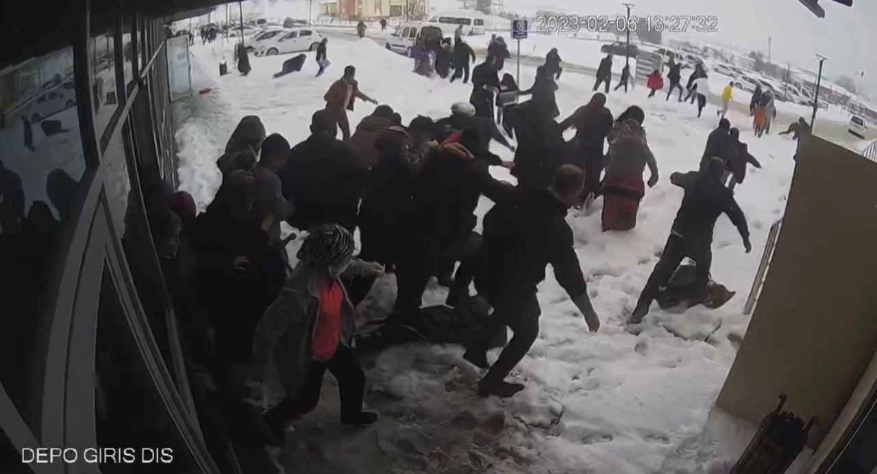 Malatya’da 7,6’lık depremin hastanedeki panik anları kamerada