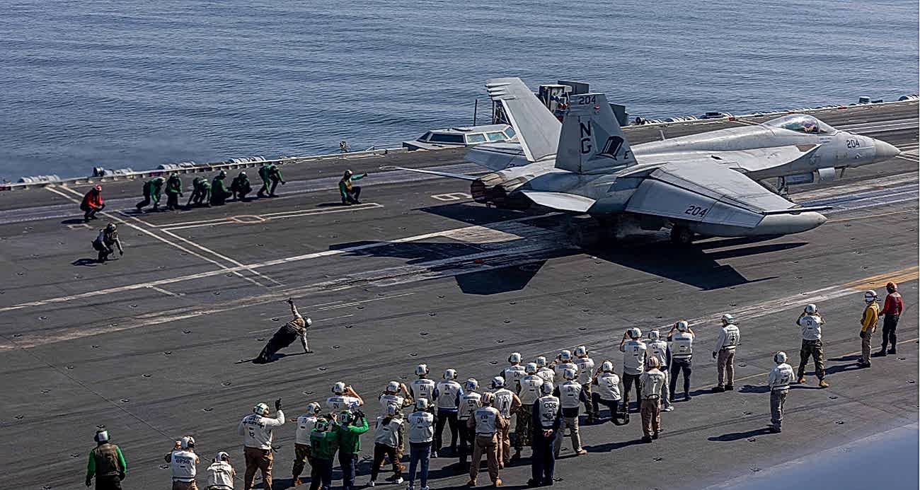 Witkoff’tan Umman Denizi’ndeki ABD uçak gemisine ziyaret