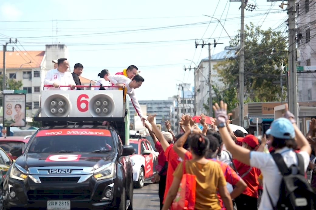 Tayland'da halk sandık başında