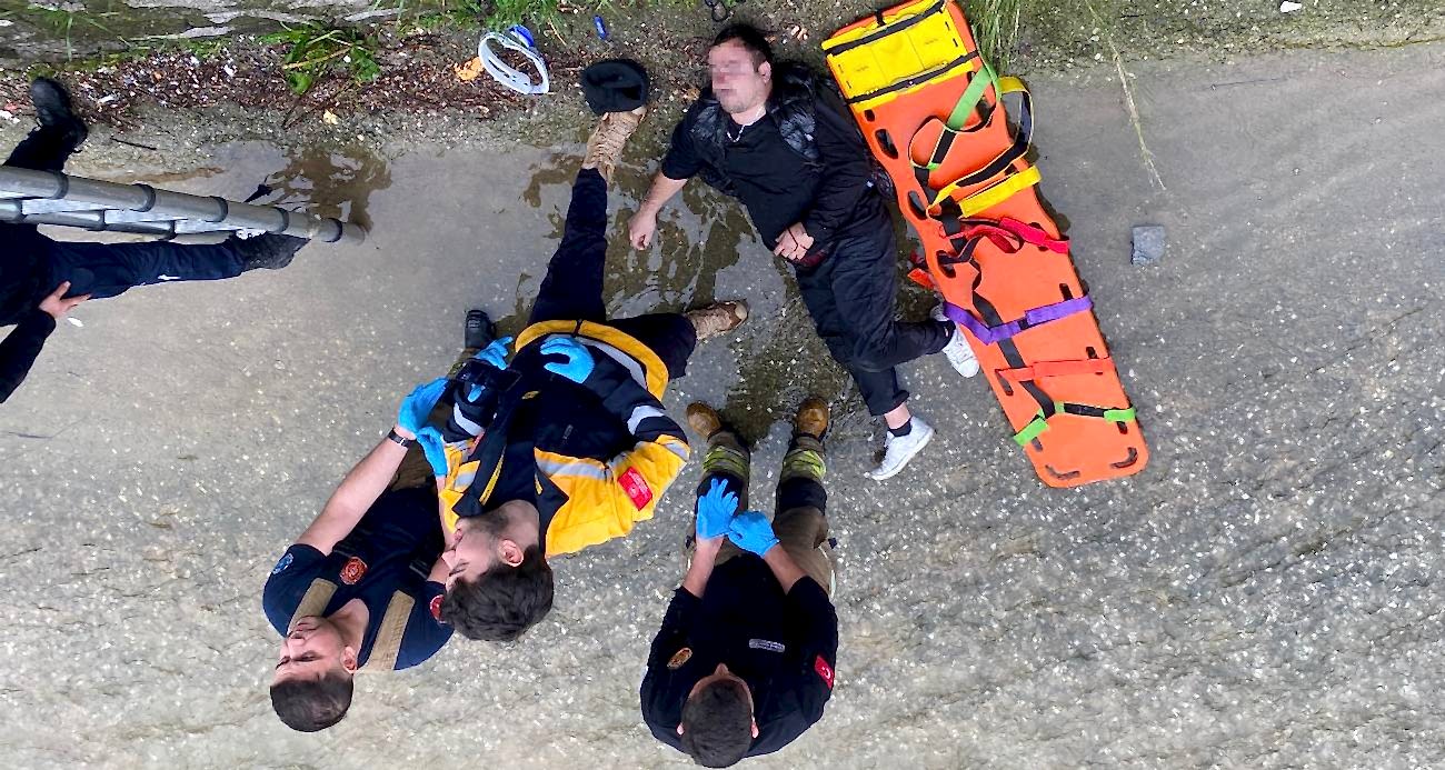 Bursa’da dereye düşen adam kalp masajıyla hayata döndürüldü