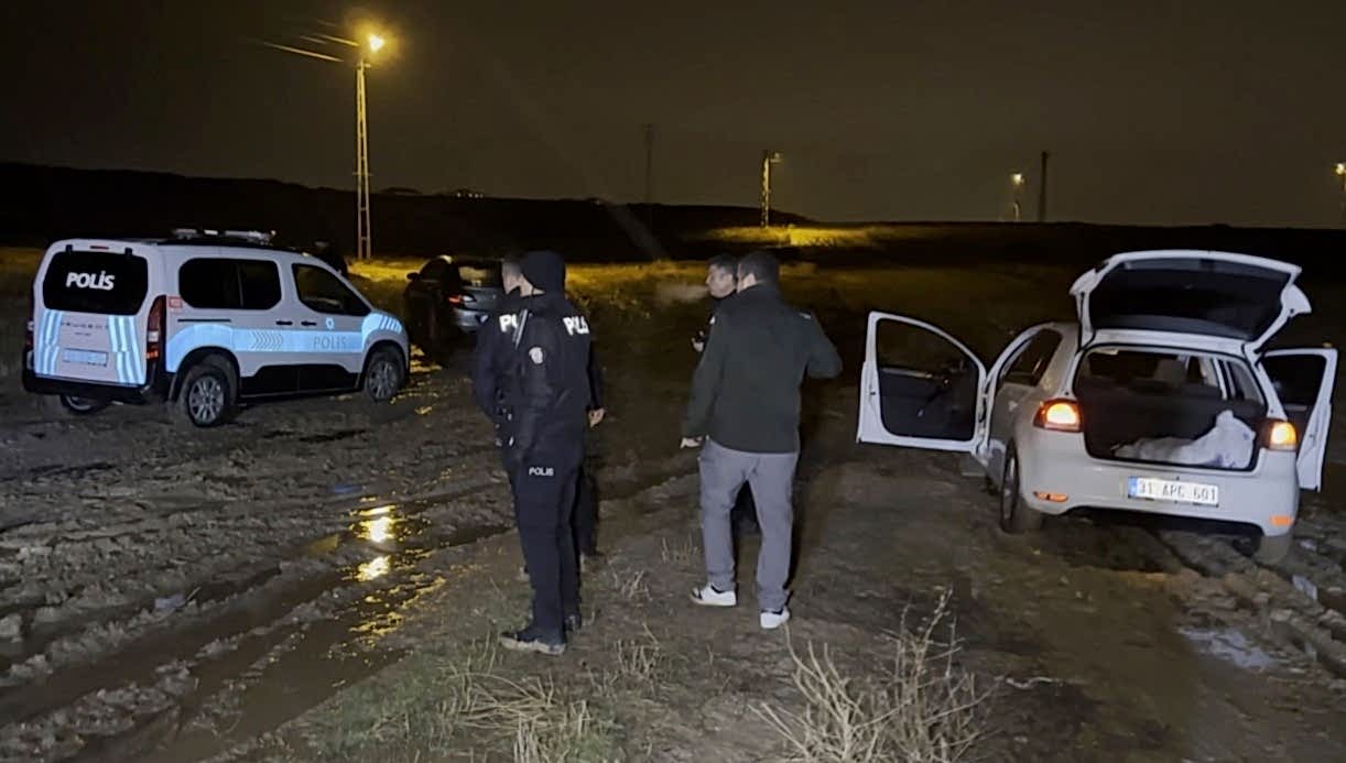 Maddi hasarlı kaza sonrası 2 kişiyi öldürdü, 