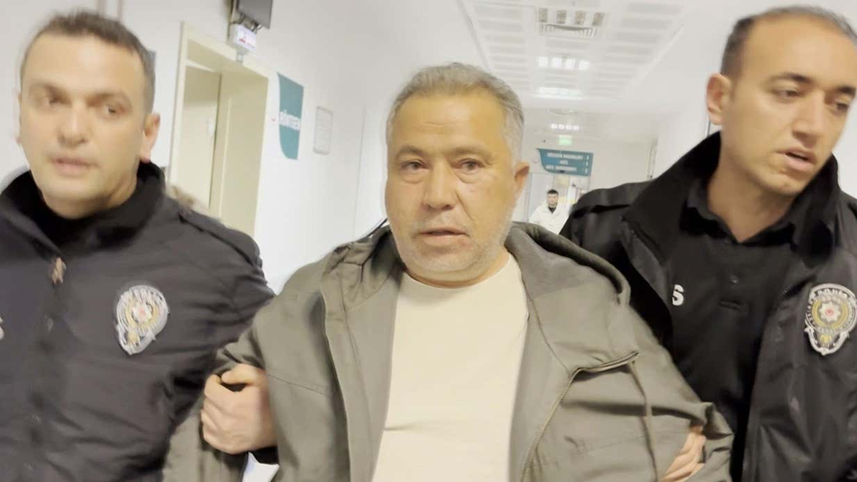 Maddi hasarlı kaza sonrası 2 kişiyi öldürdü, "Pişman değilim, onur duyuyorum" dedi - ASAYİŞ