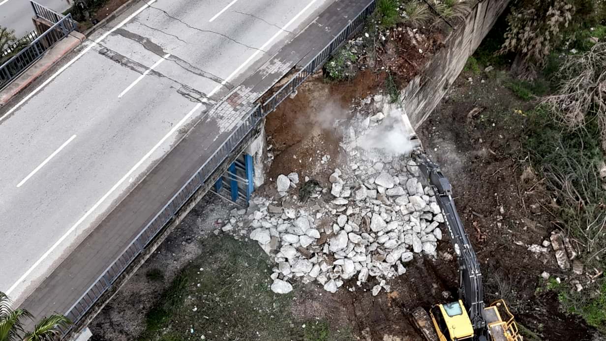 James Bond filminin bazı sahneleri çekilmişti: O köprüde yıkım başladı