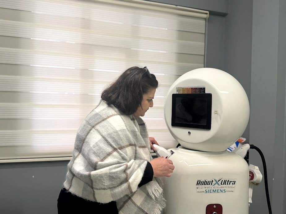 Mağdur kadınlar için açılan güzellik merkezinde çalışanın, ödemeleri kendi IBAN’ına yönlendirdiği iddiası