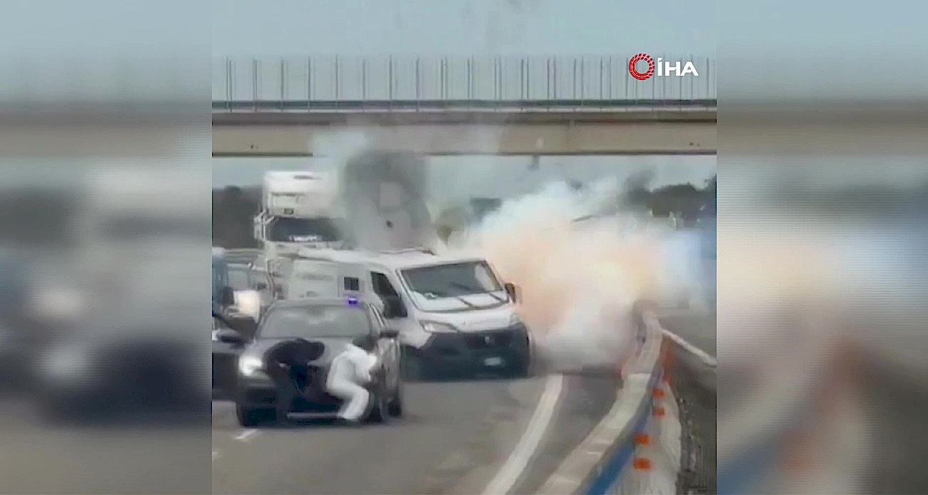 İtalya’da silahlı soyguncular zırhlı para nakil aracını soydu