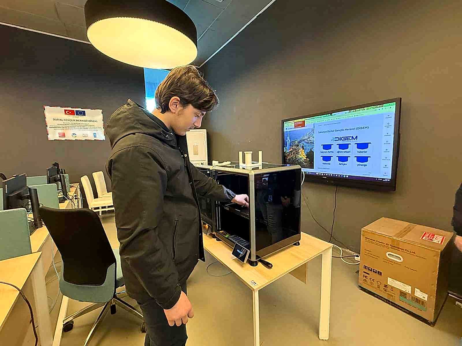 Büyükşehir DİGEM’de gençleri teknolojiyle buluşturdu