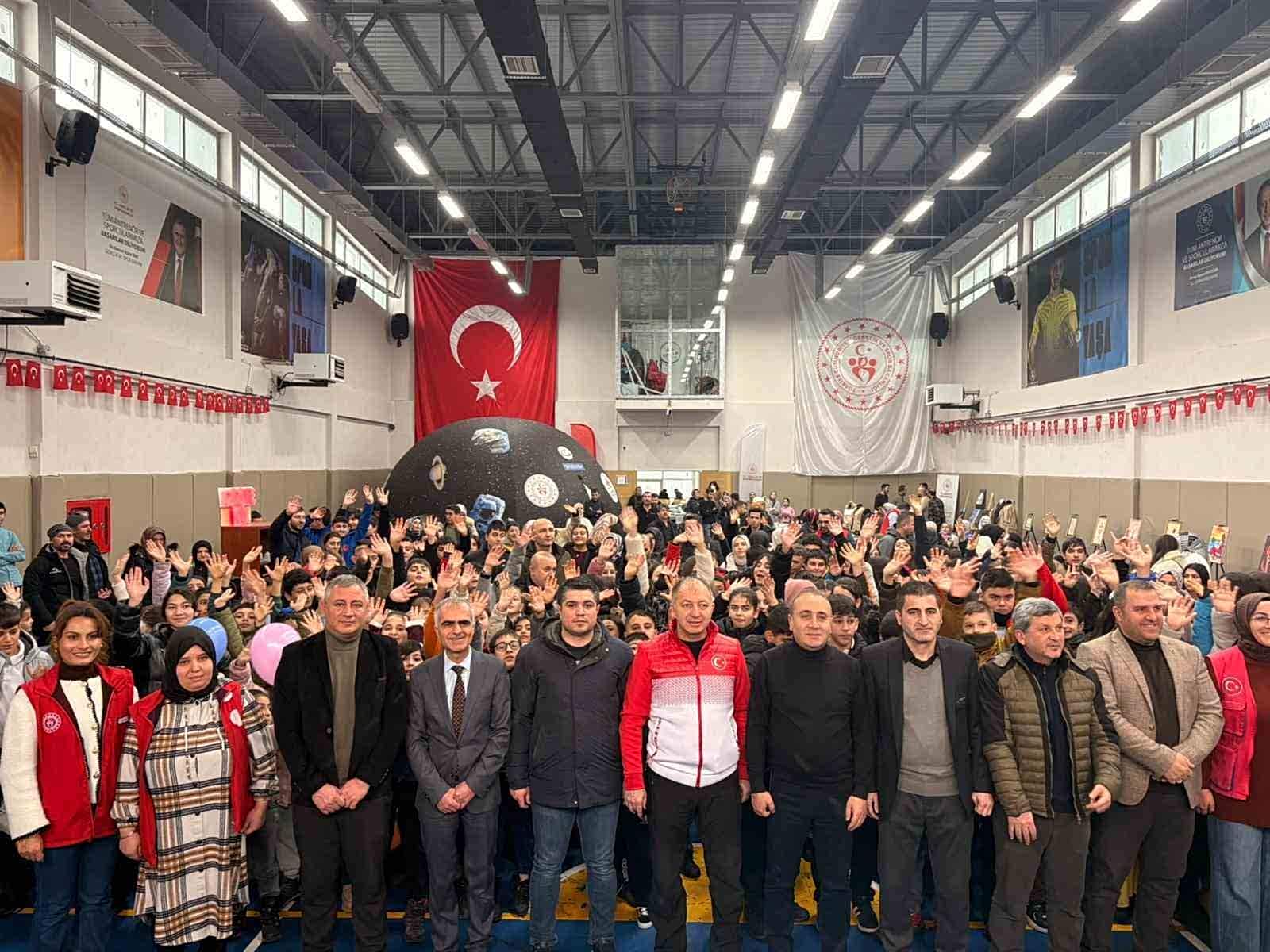 GSB Kış Kulübü binleri ağırladı