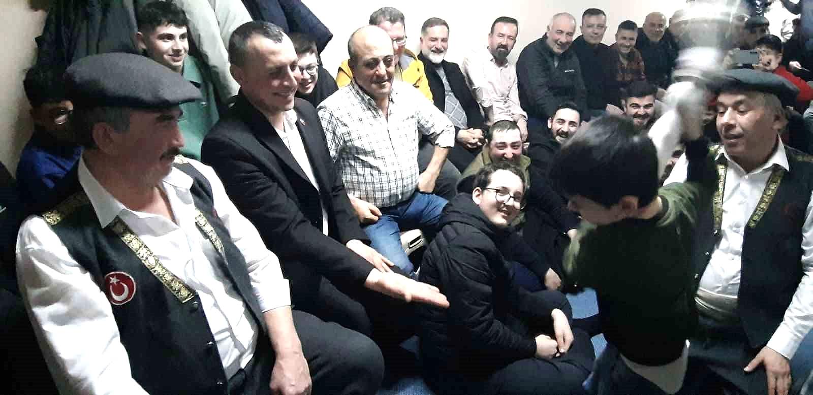 Mudurnu’da geleneksel ‘Birikme Gecesi’nde güldüren anlar